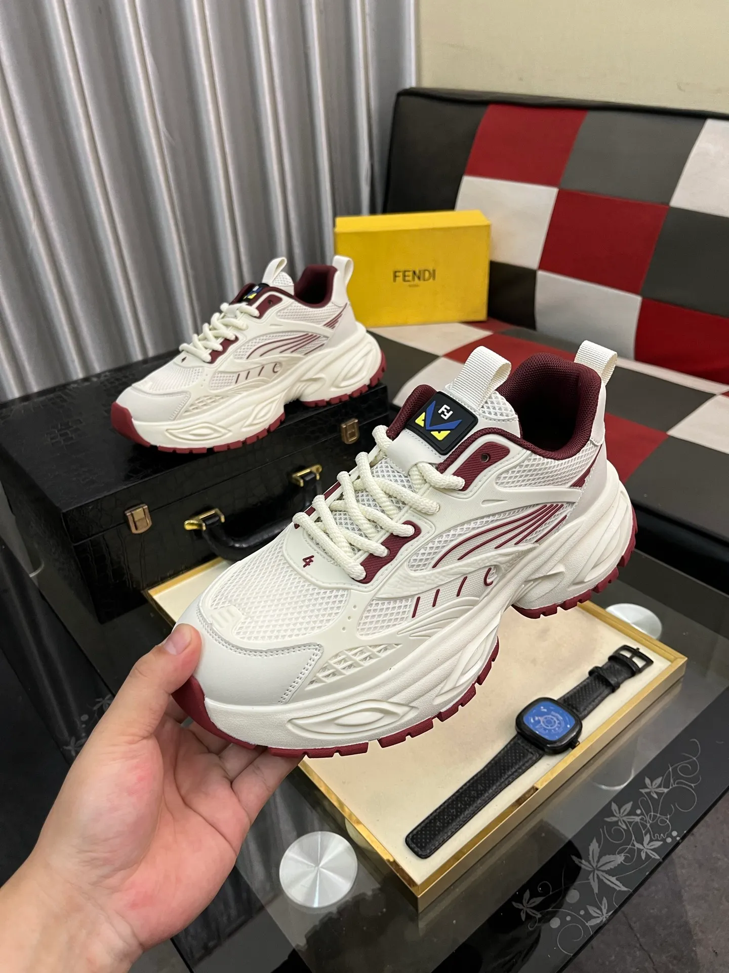 Men's Men's Shoes💰458⌚️⌚️[FENDI] Fendi's classic and comfortable men's, this complex sneaker is made of soft calfskin➕genuine leather lining➕original ultra-light rubber material with rough outsole. This unique light style is suitable for the casual and refined sensibility of this season. It is comfortable and natural on the feet. It is an everyday style for casual travel in autumn and winter! Code number: 38-442️⃣Colors available